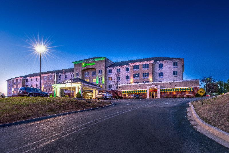 Holiday Inn Poplar Bluff image