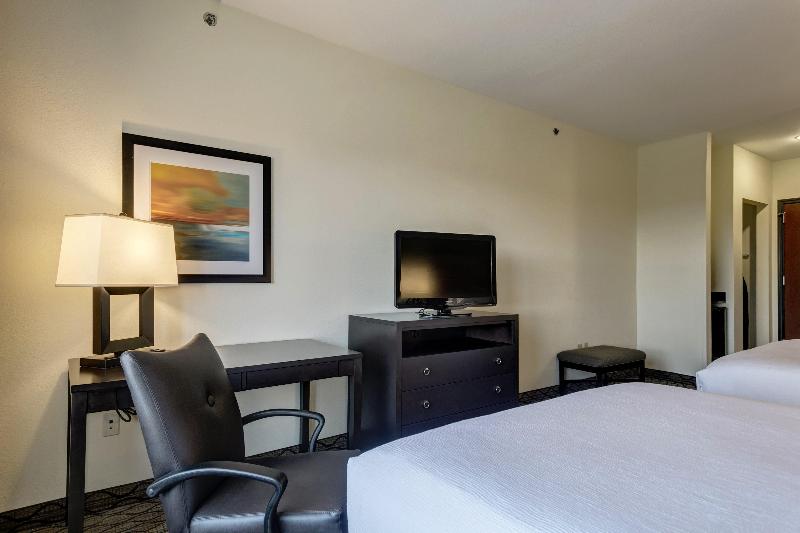 Holiday Inn Poplar Bluff image