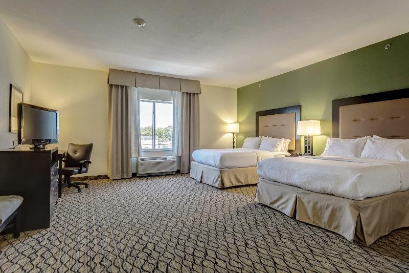 Holiday Inn Poplar Bluff image