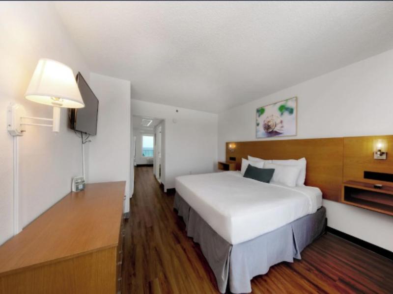 Beachcomber Beachfront Hotel, A By The Sea Resort image