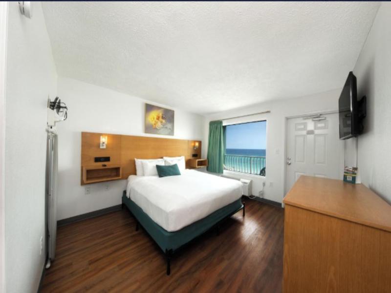 Beachcomber Beachfront Hotel, A By The Sea Resort image