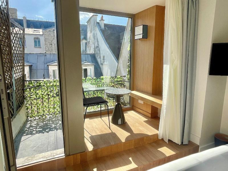 Hotel de Suez image