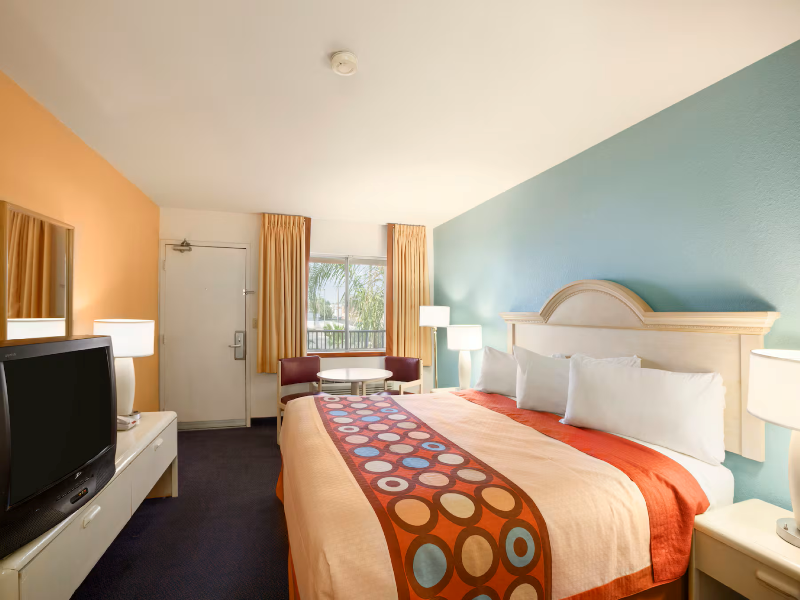 Super 8 By Wyndham Indio image