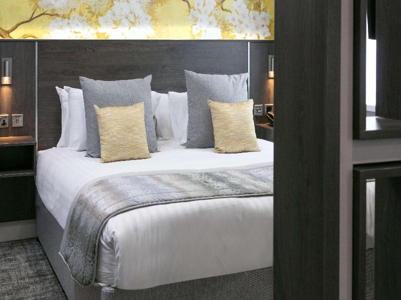Barton Manor Hotel & Spa, BW Signature Collection image