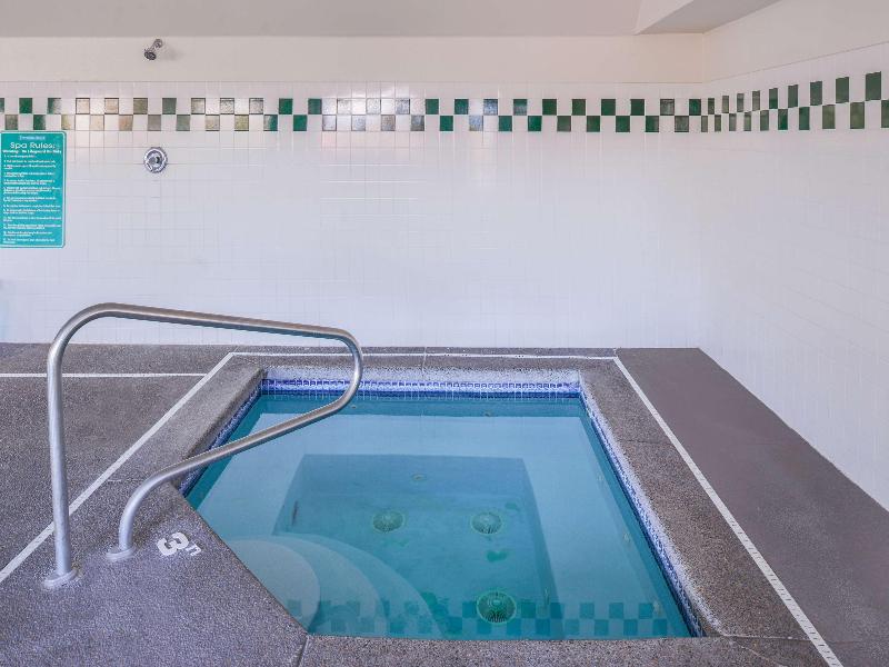 Travelodge Suites By Wyndham Newberg image