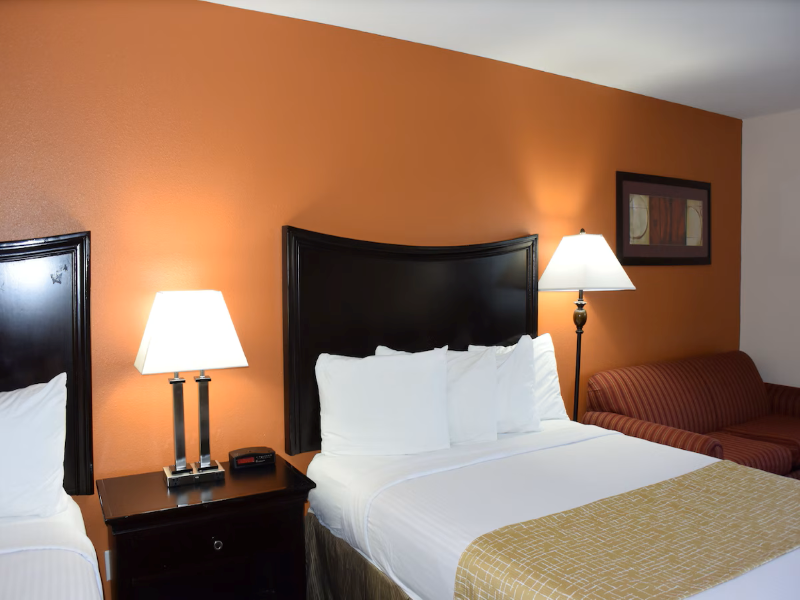 Travelodge Suites By Wyndham Newberg image