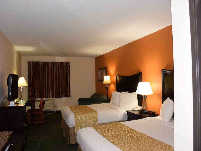 Travelodge Suites By Wyndham Newberg image