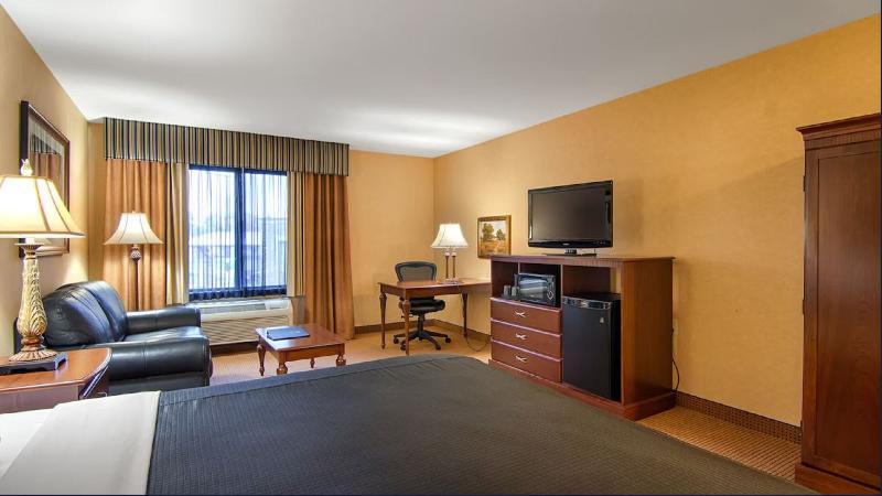 Grand Hotel at Bridgeport 4