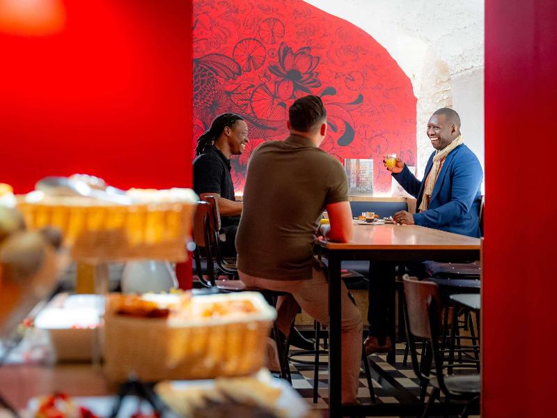 Ibis Styles Paris Gare De L'Est Magenta image
