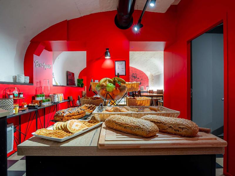 Ibis Styles Paris Gare De L'Est Magenta image
