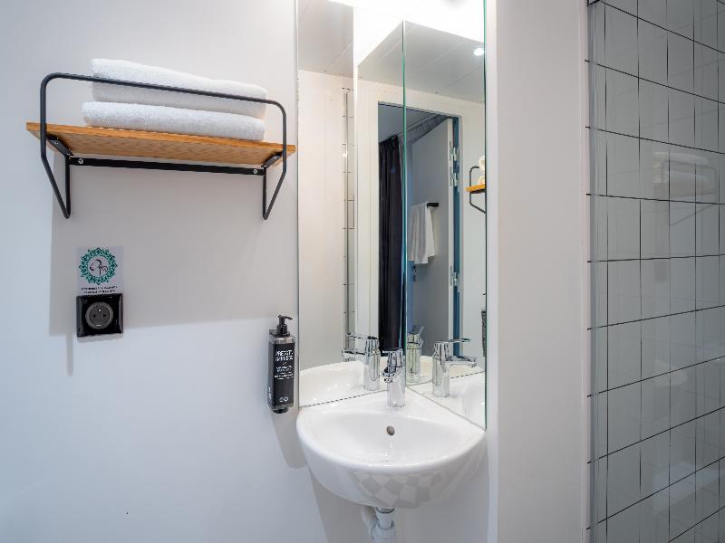Ibis Styles Paris Gare De L'Est Magenta image
