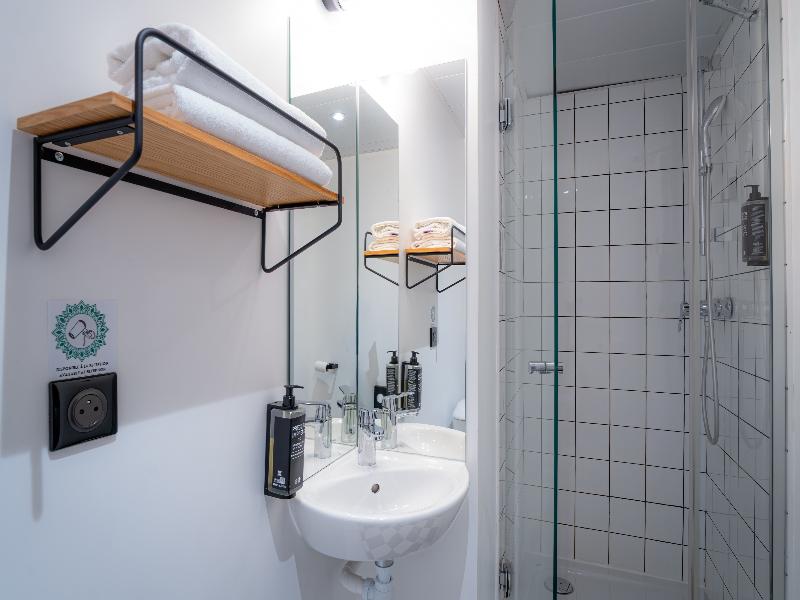 Ibis Styles Paris Gare De L'Est Magenta image