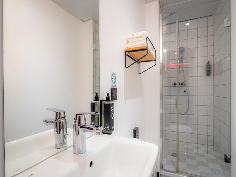 Ibis Styles Paris Gare De L'Est Magenta image