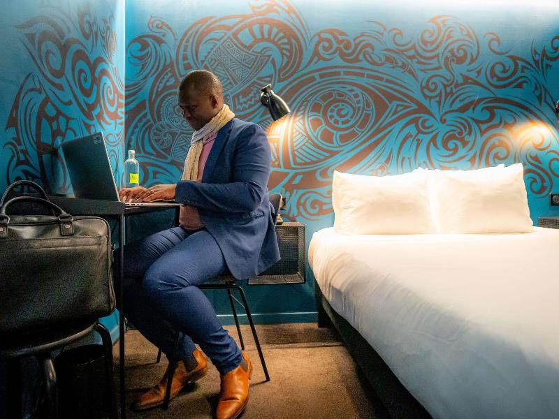 Ibis Styles Paris Gare De L'Est Magenta image