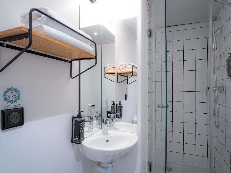 Ibis Styles Paris Gare De L'Est Magenta image