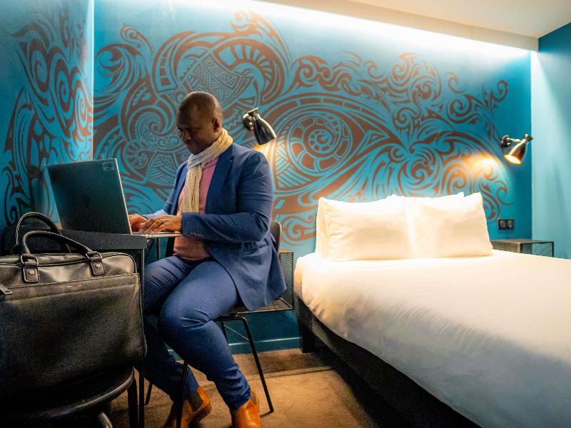 Ibis Styles Paris Gare De L'Est Magenta image
