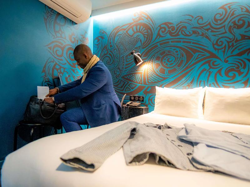 Ibis Styles Paris Gare De L'Est Magenta image