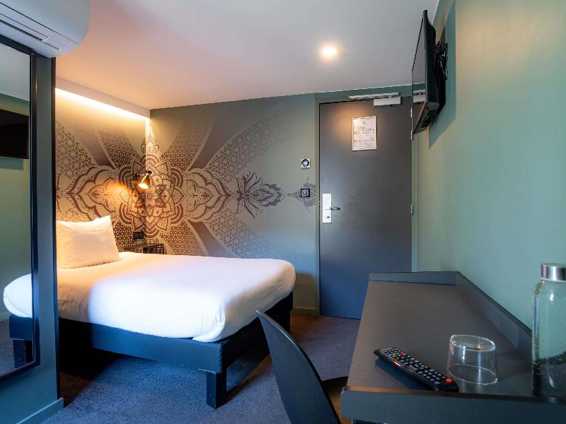 Ibis Styles Paris Gare De L'Est Magenta image