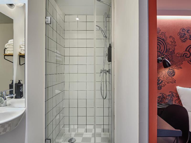 Ibis Styles Paris Gare De L'Est Magenta image