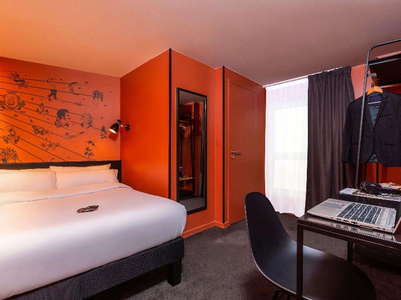 Ibis Styles Paris Gare De L'Est Magenta image
