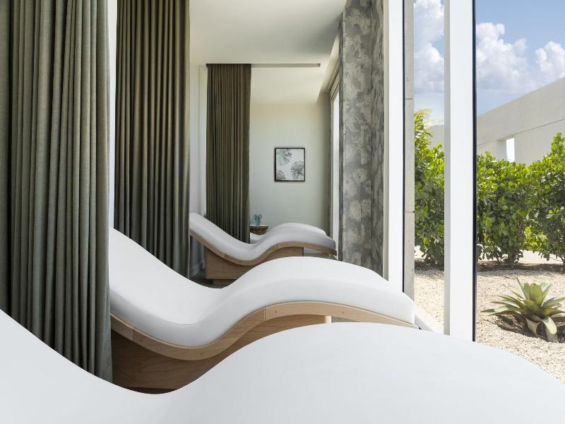 Grace Bay Suites image