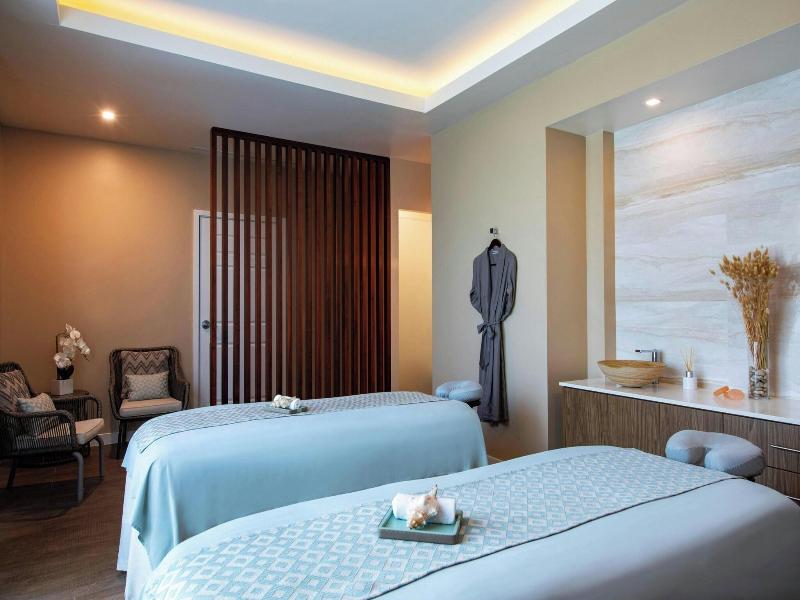 Grace Bay Suites image