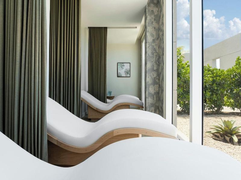 Grace Bay Suites image