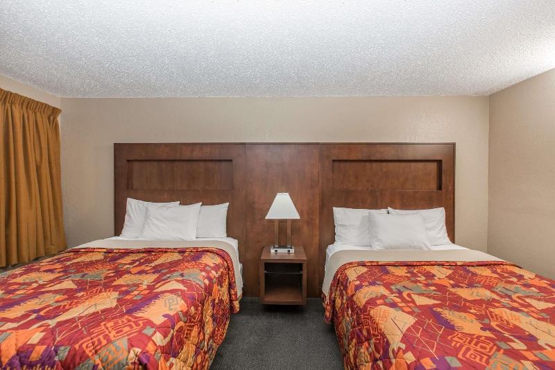 Days Inn By Wyndham Pierre image