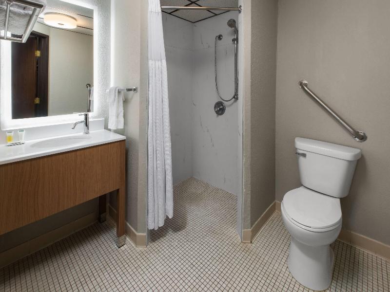 Days Inn By Wyndham Pierre image