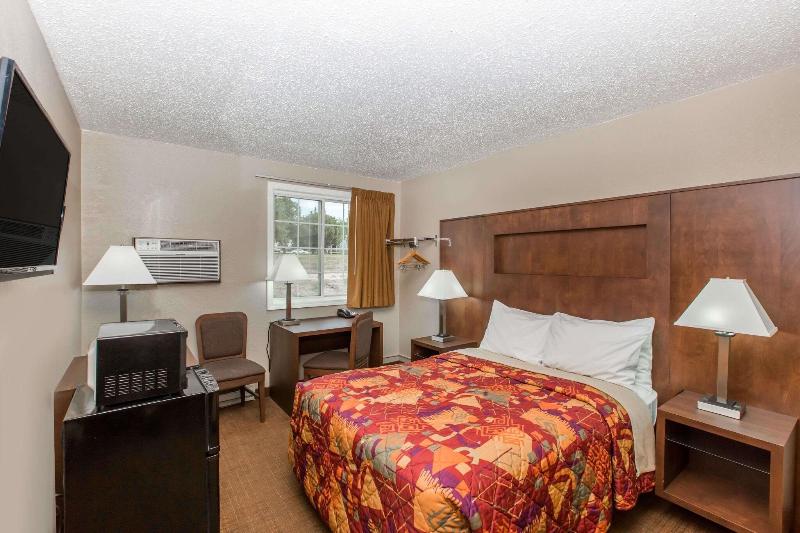 Days Inn By Wyndham Pierre image
