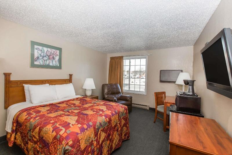 Days Inn By Wyndham Pierre image