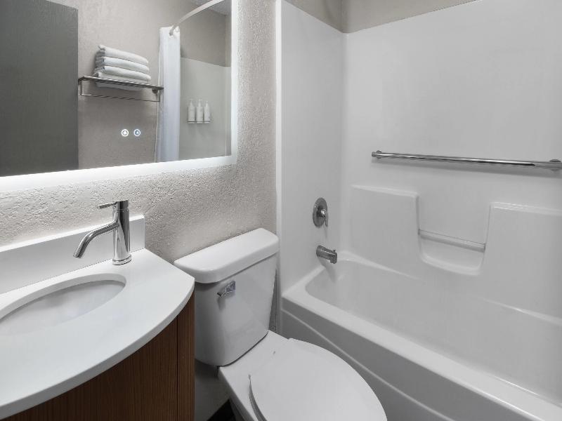 Days Inn By Wyndham Pierre image
