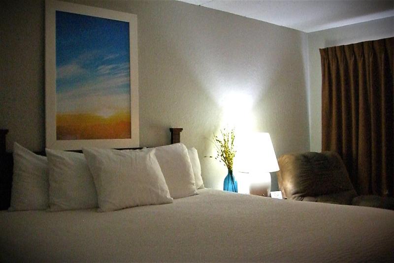 Days Inn By Wyndham Pierre image