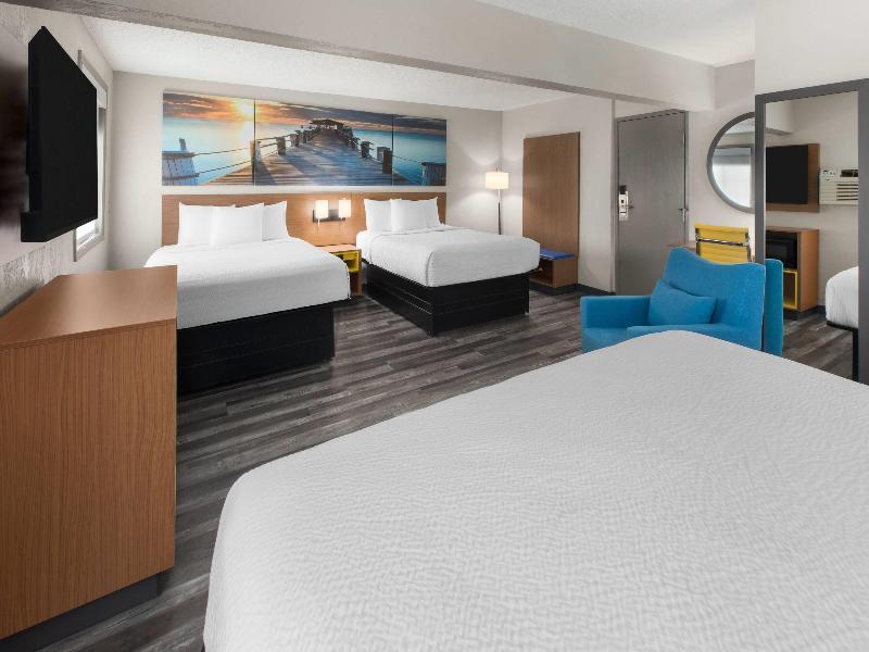 Days Inn By Wyndham Pierre image