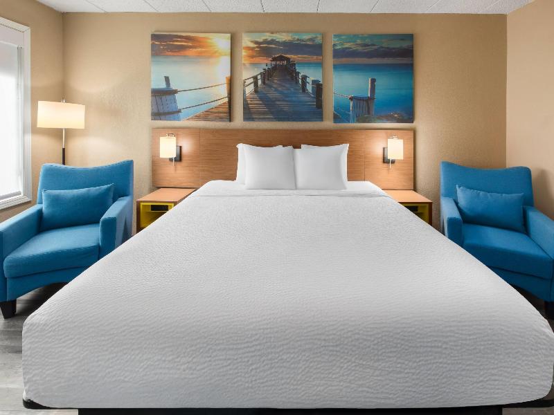 Days Inn By Wyndham Pierre image