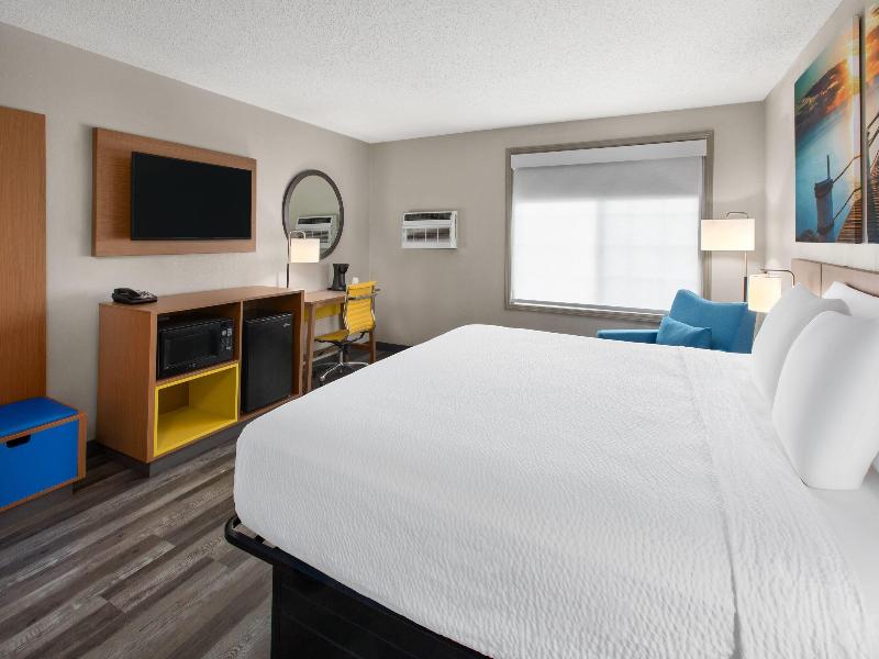 Days Inn By Wyndham Pierre image