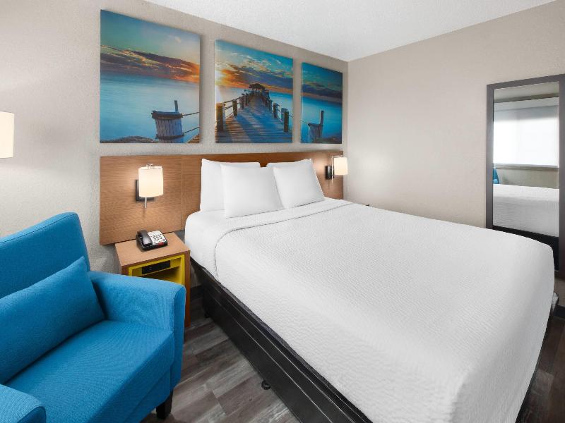 Days Inn By Wyndham Pierre image