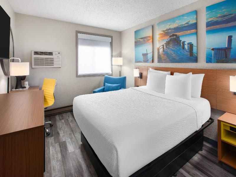 Days Inn By Wyndham Pierre image