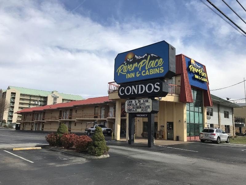 River Place Inn & Cabins