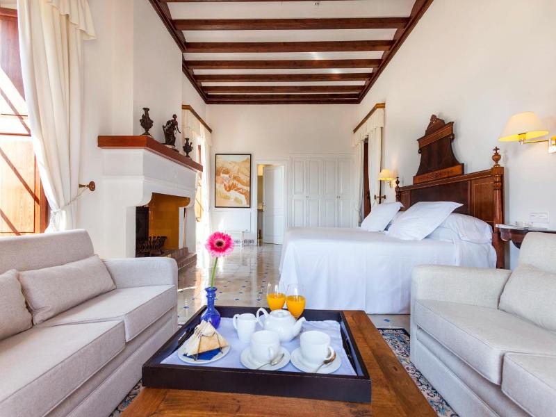 Finca Llenaire image