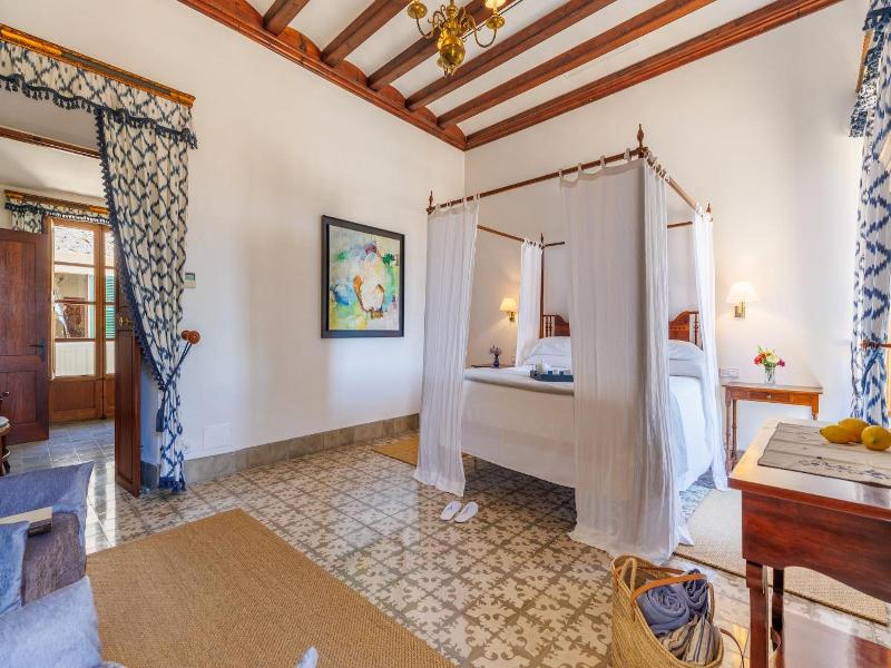 Finca Llenaire image