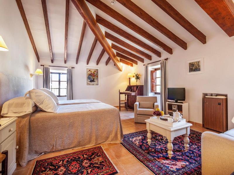 Finca Llenaire image