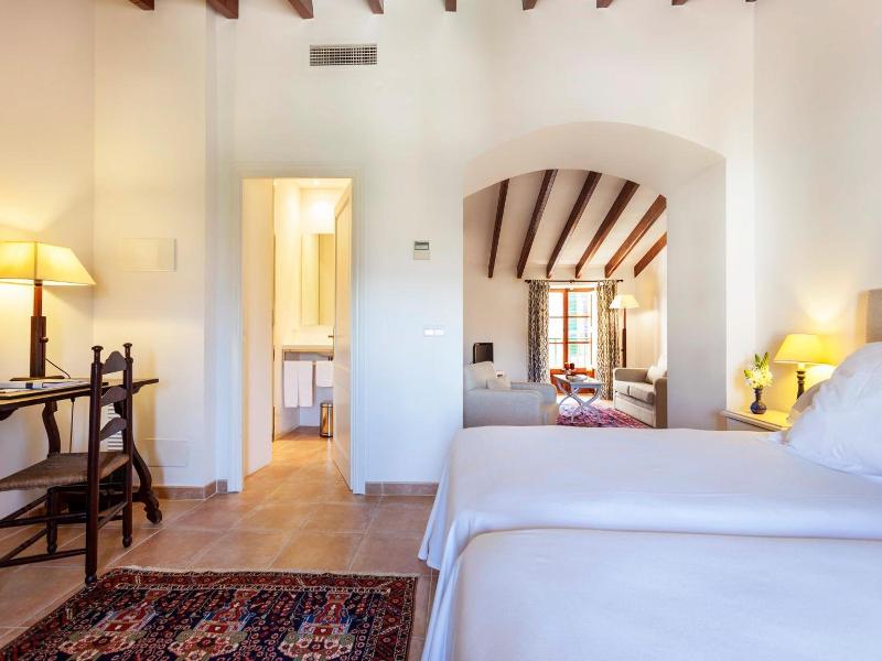 Finca Llenaire image
