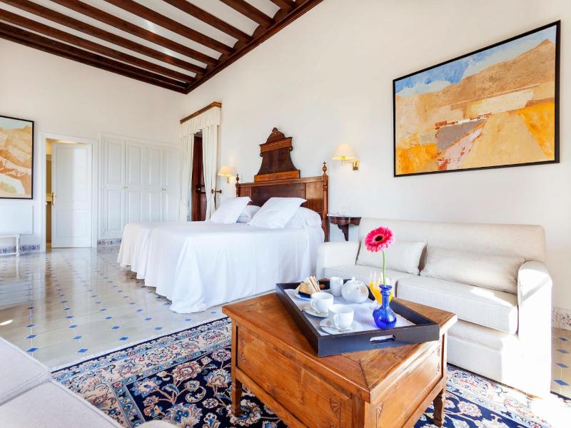 Finca Llenaire image
