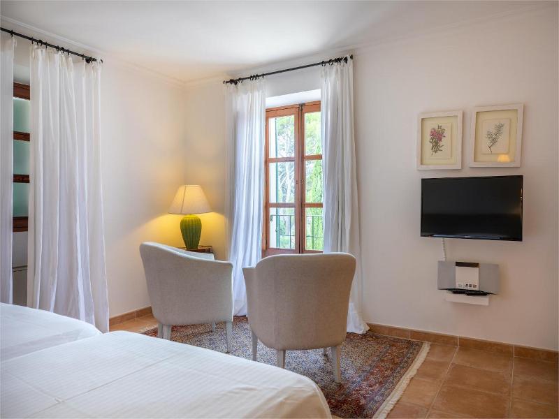 Finca Llenaire image