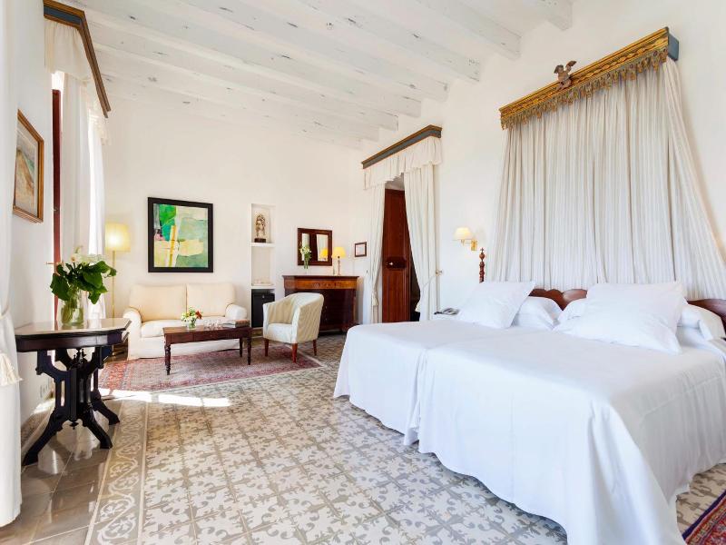 Finca Llenaire image