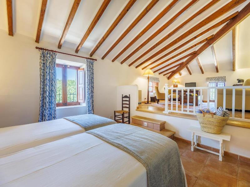 Finca Llenaire image