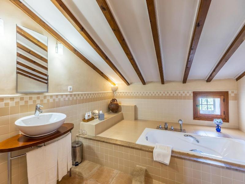 Finca Llenaire image