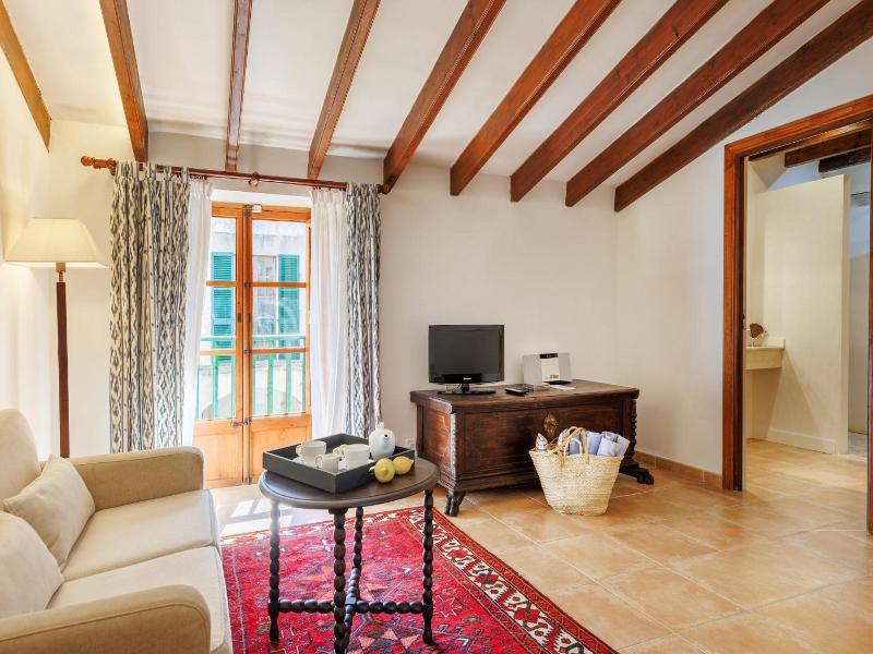 Finca Llenaire image