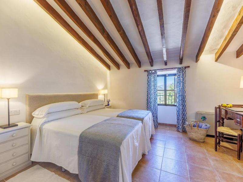 Finca Llenaire image